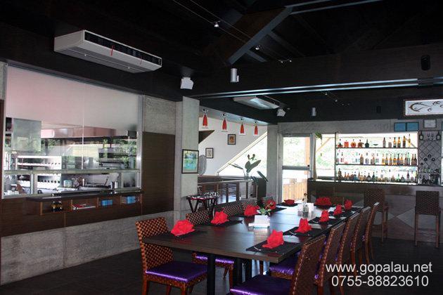 帛琉月伴湾旅馆Landmark Marina酒吧